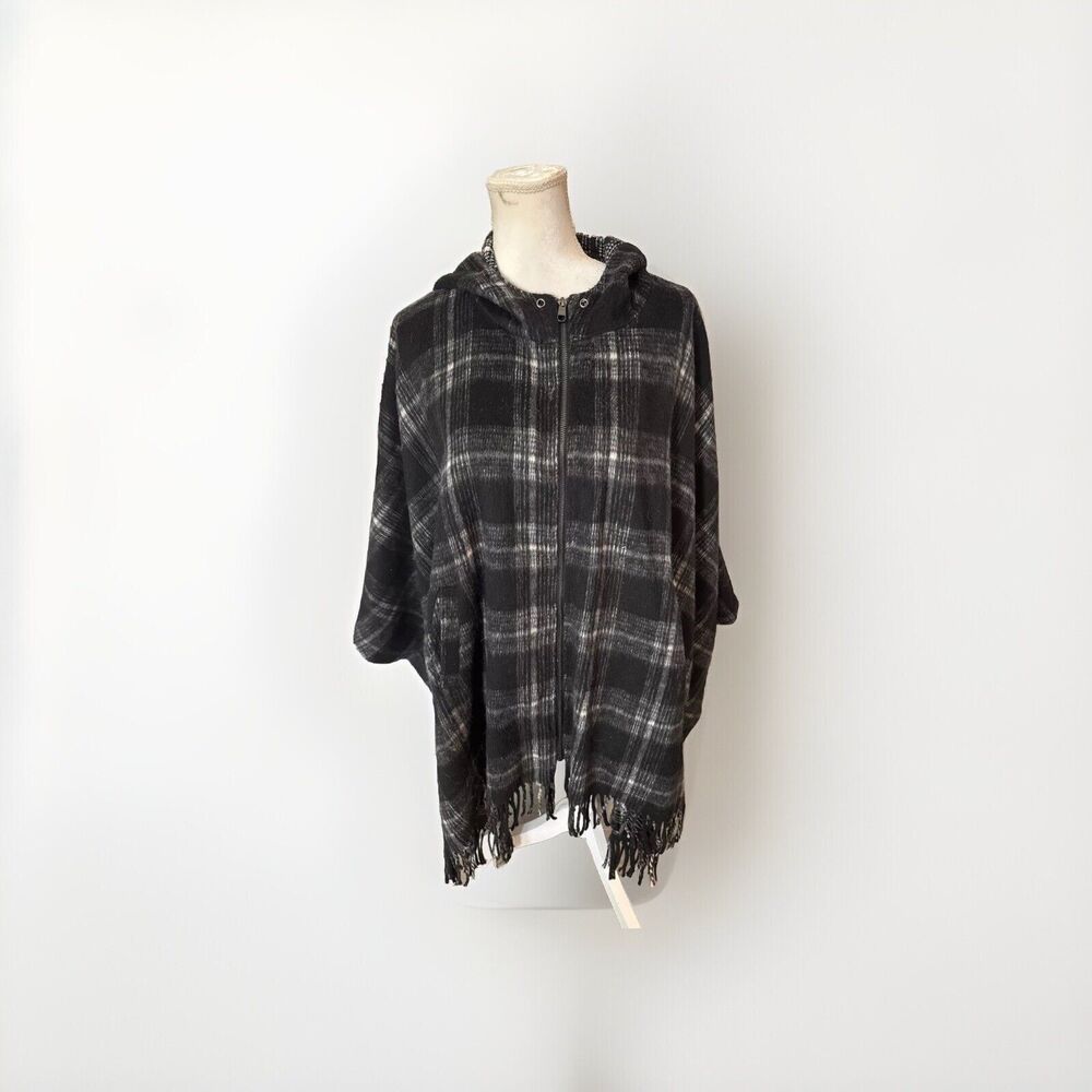 Steve Madden Women’s Zip Poncho Gray Plaid Fringe With Hood, Size Large